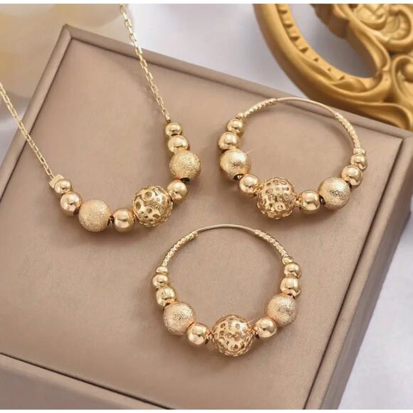 Pierced gold chain and frosted bead necklace and hoop earring set - Picture 2 of 4